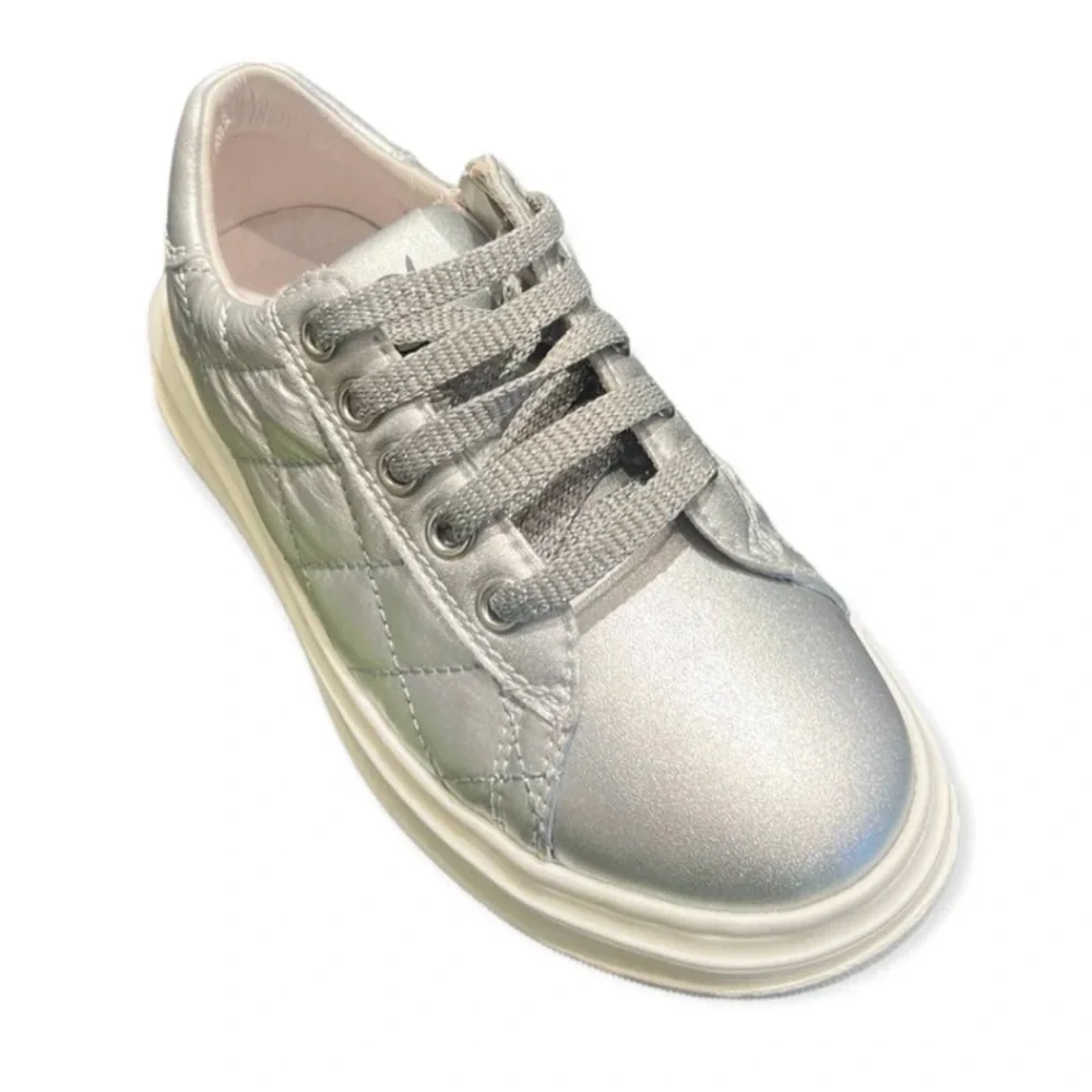 Naturino NWT Sz 11 “Nixom” Silver Quilted Sneakers With Side Zip